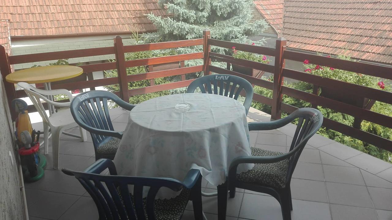 Domacinstvo Opavski Backi Petrovac Bagian luar foto