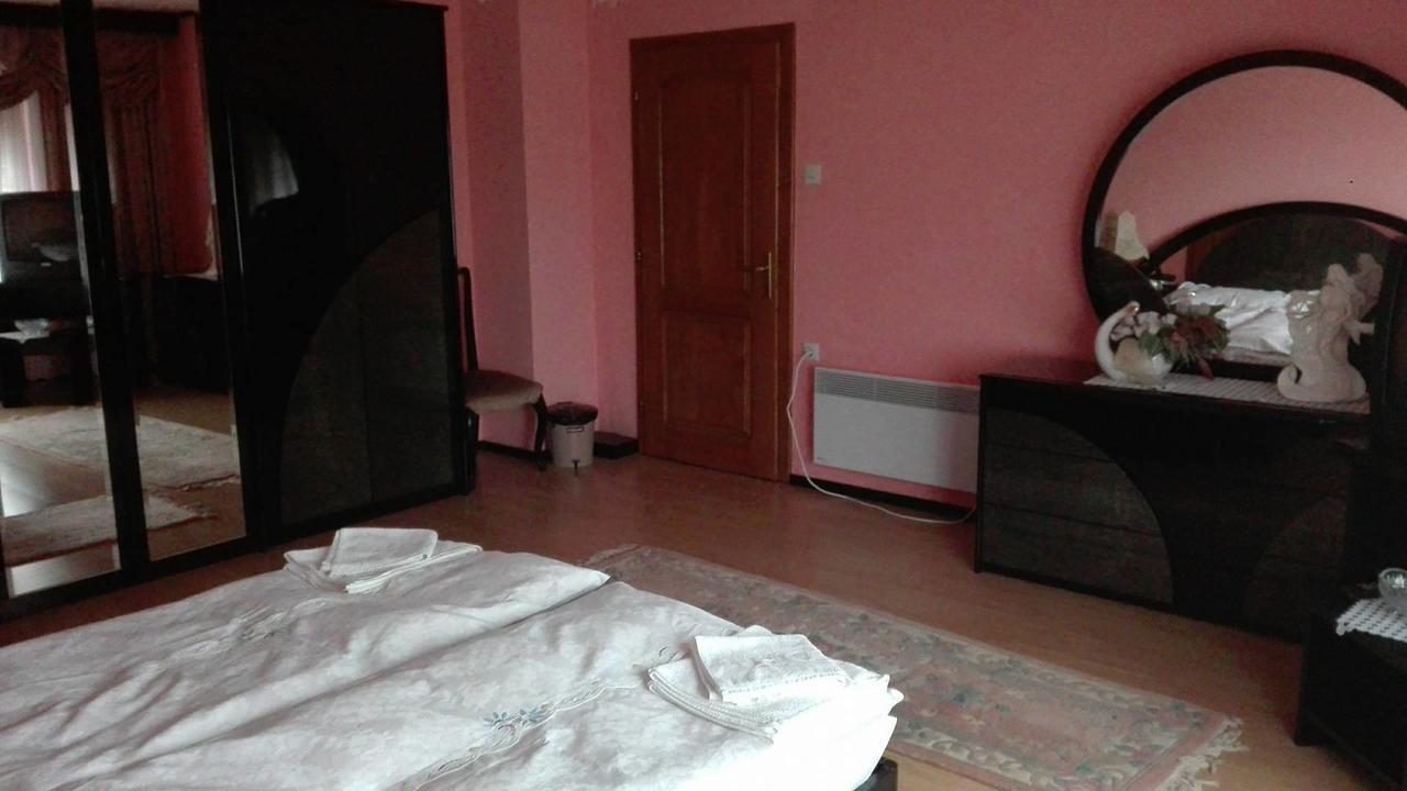 Domacinstvo Opavski Backi Petrovac Bagian luar foto